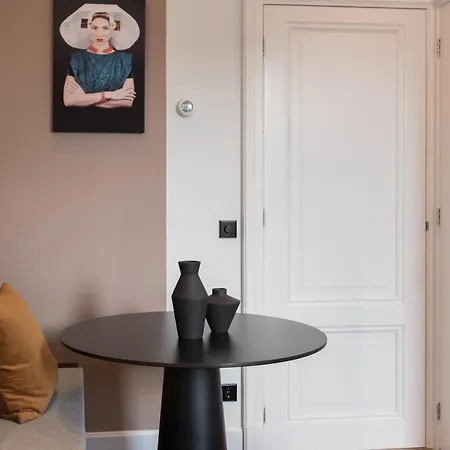 Konukevi Centre Canal Belt