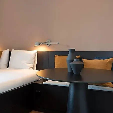 Centre Canal Belt Guest house 3*