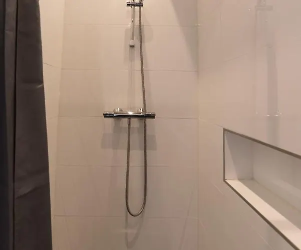 Centre Canal Belt Konukevi 3*