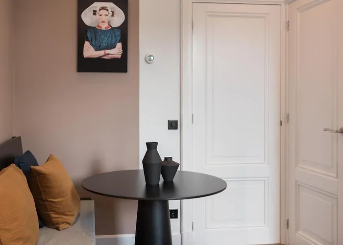 Konukevi Centre Canal Belt