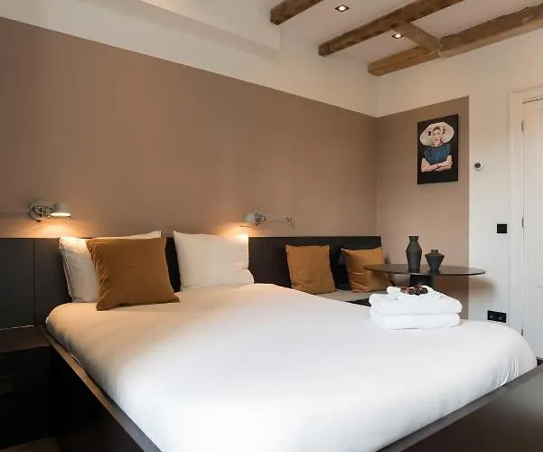 Konukevi Centre Canal Belt